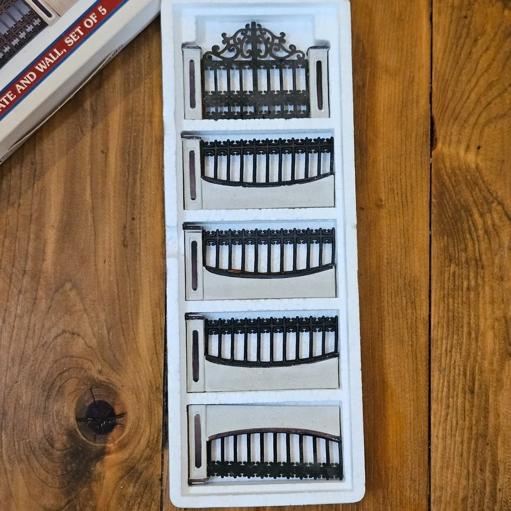 VTG Lemax Dickensvale Iron Gate & Wall Set of 5 Village Fence Accessory 1995 Box